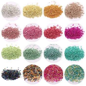 33 Farby 2 mm elektrolyticky pokrývajú Farbe Kovu Aj Sklenených Perličiek Populárne Starožitnosti Rozmiestnenie Osiva Korálky Pre DIY Šperky Výrobného Procesu
