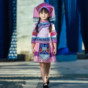 Marec 3 Zhuang Oblečenie Detí Menšín Dievčatá Guangši Batoľa Výkon Miao Výlet Strieľať Mužov