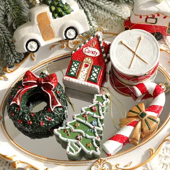 Vianočné Dekorácie Maľované Špeciálne tvarované Lopty Prívesok Malé Plastové Vešiaky Vianočné Darčekové Balenie Auto Greath Vianočný Strom Decor